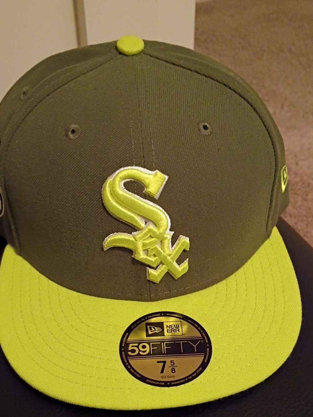 New Era Chicago White Sox Olive Green and Lime 59FIFTY Fitted Cap